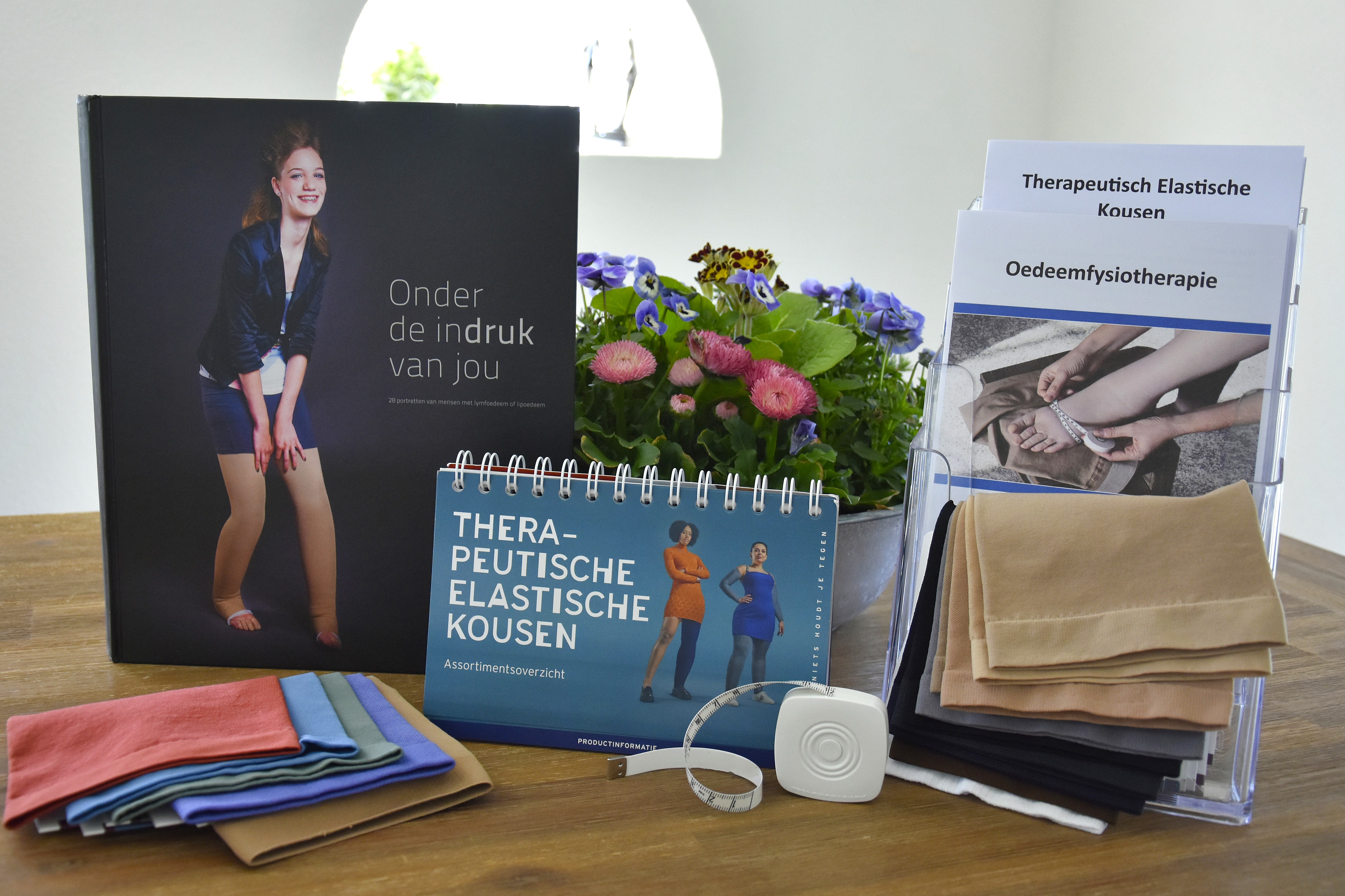 Aansluitend op oedeemfysiotherapie bij 'Fysiotherapie TriVita', is het mogelijk om Therapeutisch Elastische Kousen te laten aanmeten